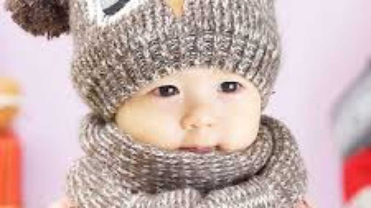 Come far tenere cappellino, guantini, sciarpa e calzine ai bimbi d'inverno  